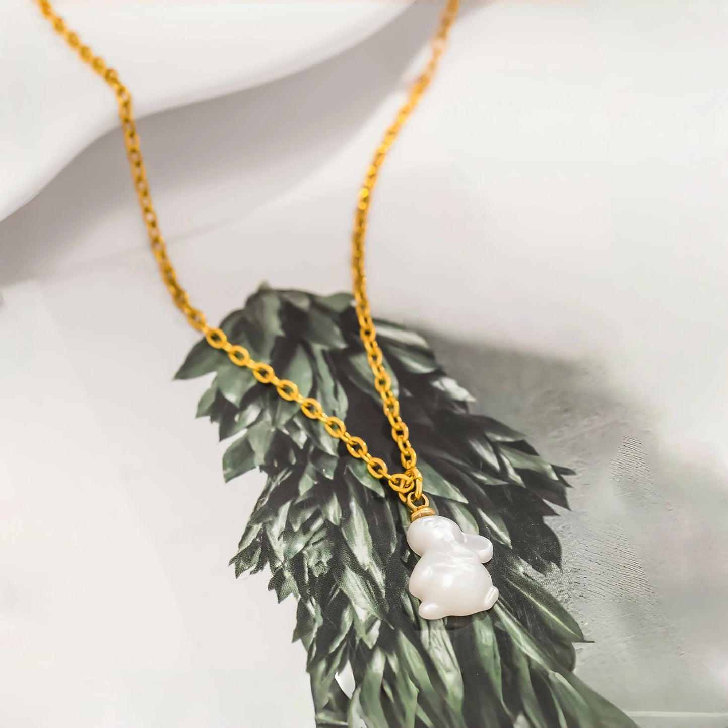 Natural Shell Rabbit Pendant Necklace 🐇