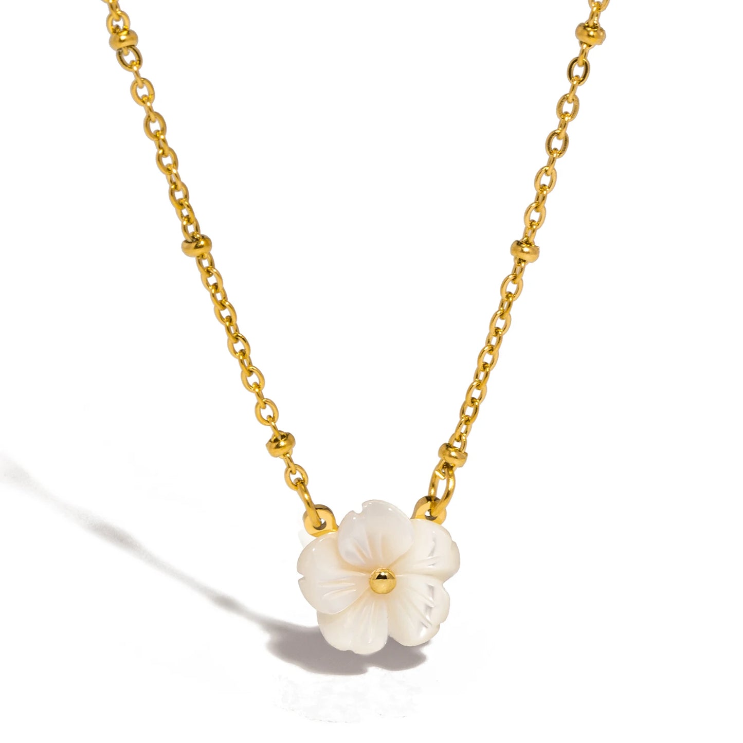 Elegant Shell Flower Earrings 🌸