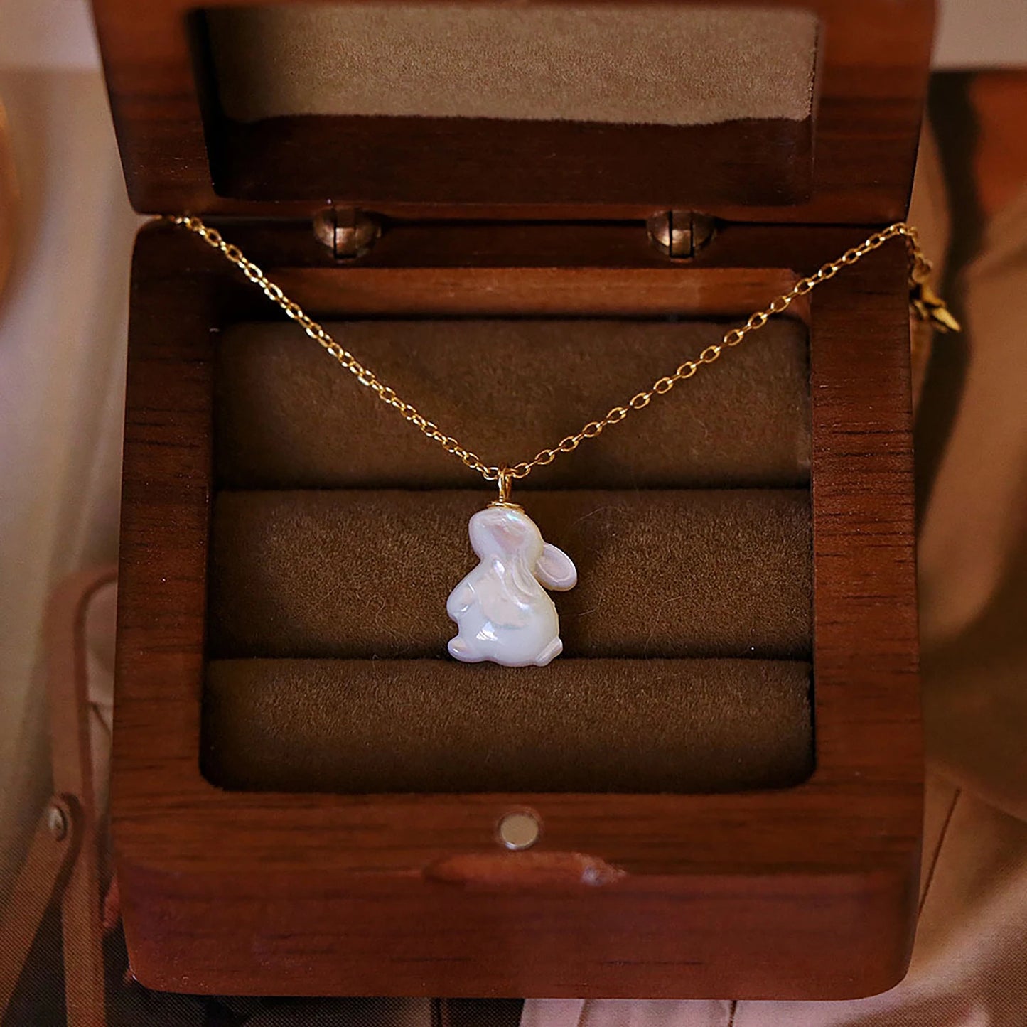 Natural Shell Rabbit Pendant Necklace 🐇